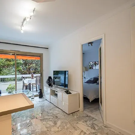 O 27 Fleurie Apartment
